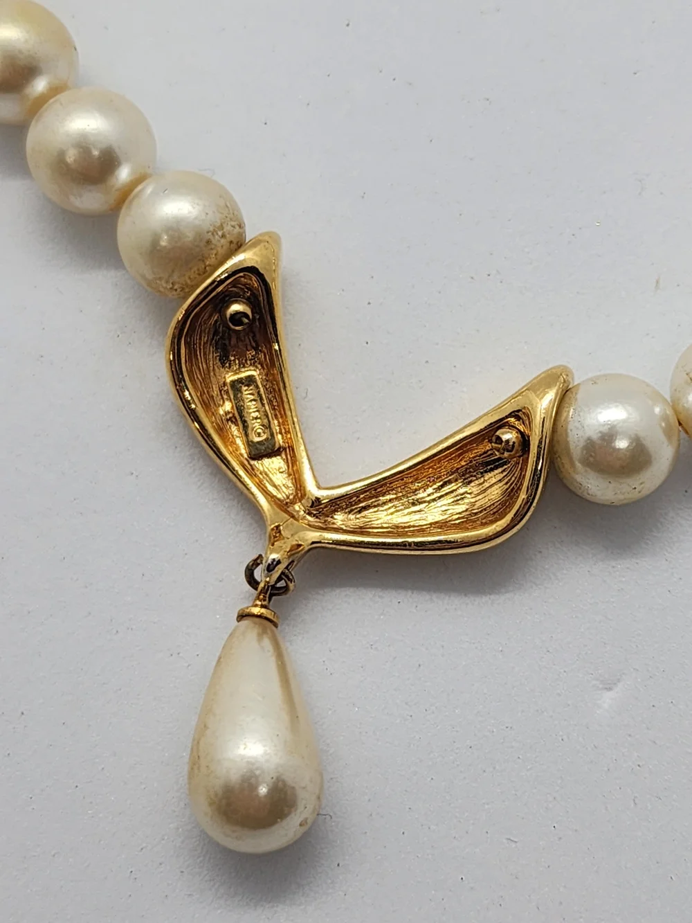 Vintage Signed Napier Faux Pearl Necklace with Gold Tone V Accent & Teardrop Pen